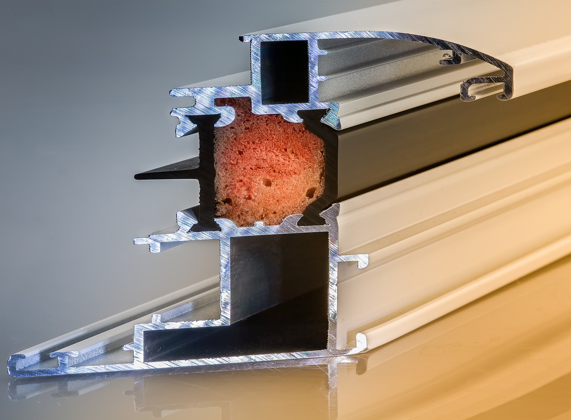 taglio termico - infissi in alluminio per serramento